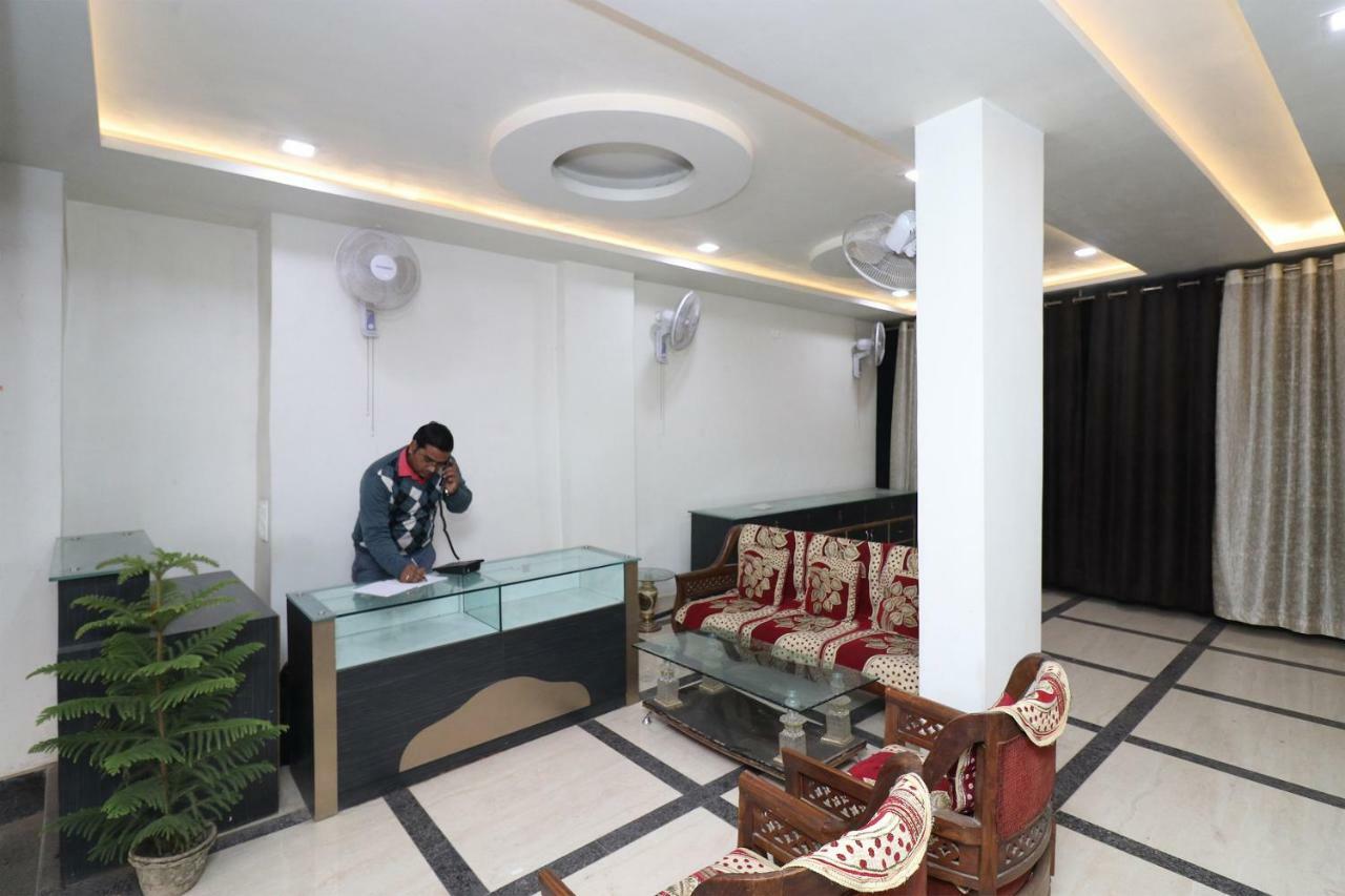 Oyo 30698 Hari Om Guest House Jādabpur Buitenkant foto