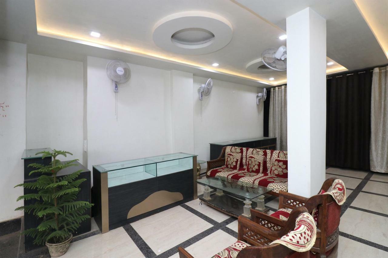 Oyo 30698 Hari Om Guest House Jādabpur Buitenkant foto